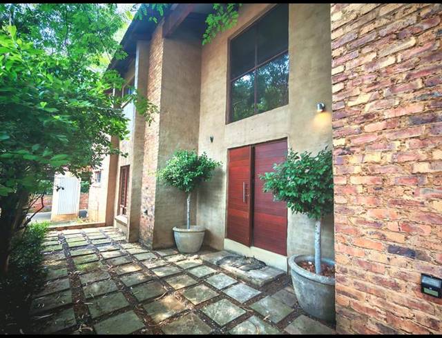 4 BEDROOM PROPERTY TO RENT IN LYNNWOOD GLEN